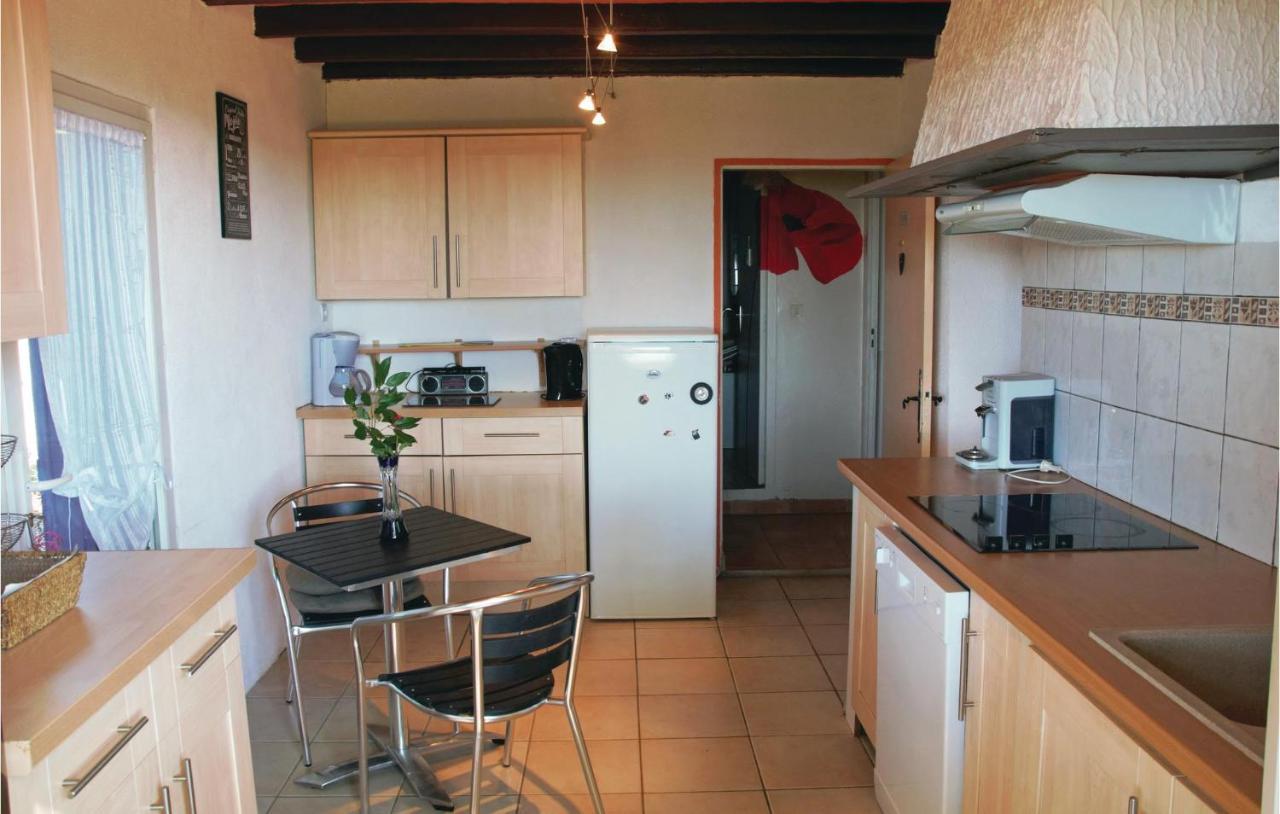 Gorgeous Home In Lavardac With Kitchen Exterior foto